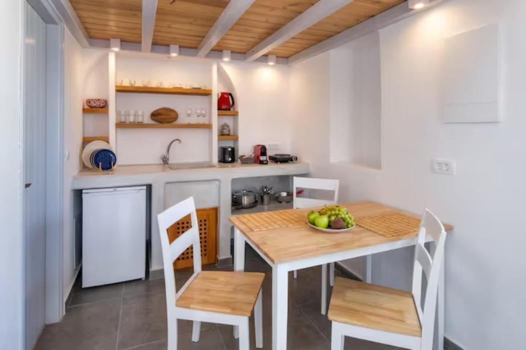Petit Village ثيرا المظهر الخارجي الصورة